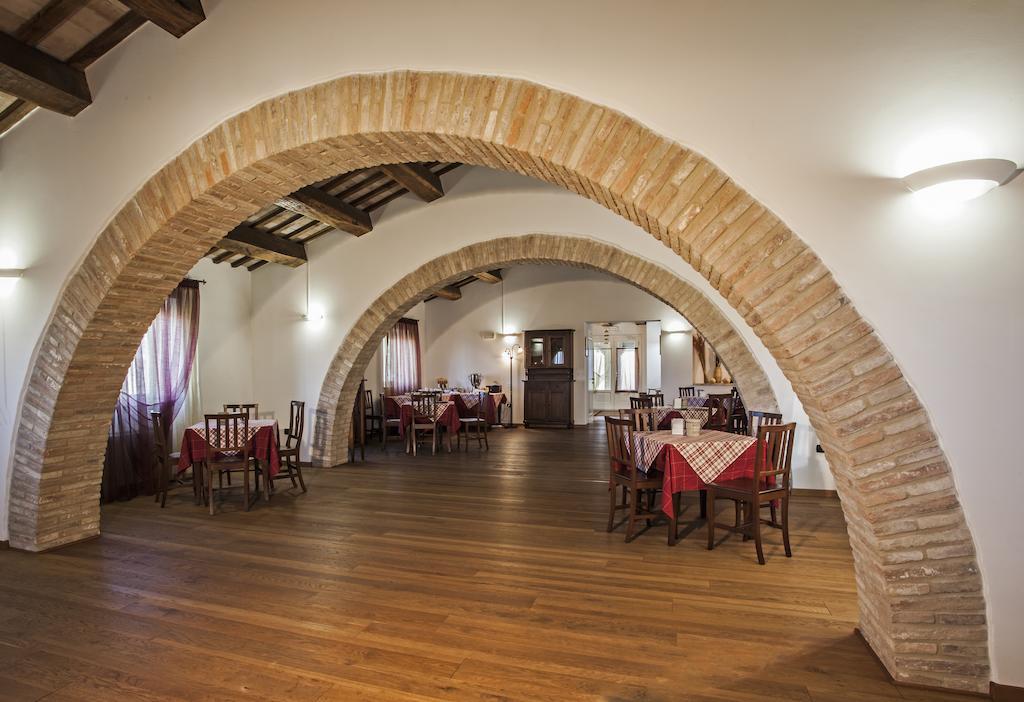 Il Ristoro Del Viandante Hotel Offagna Eksteriør billede